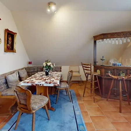 Grosszuegige Mit Kueche *